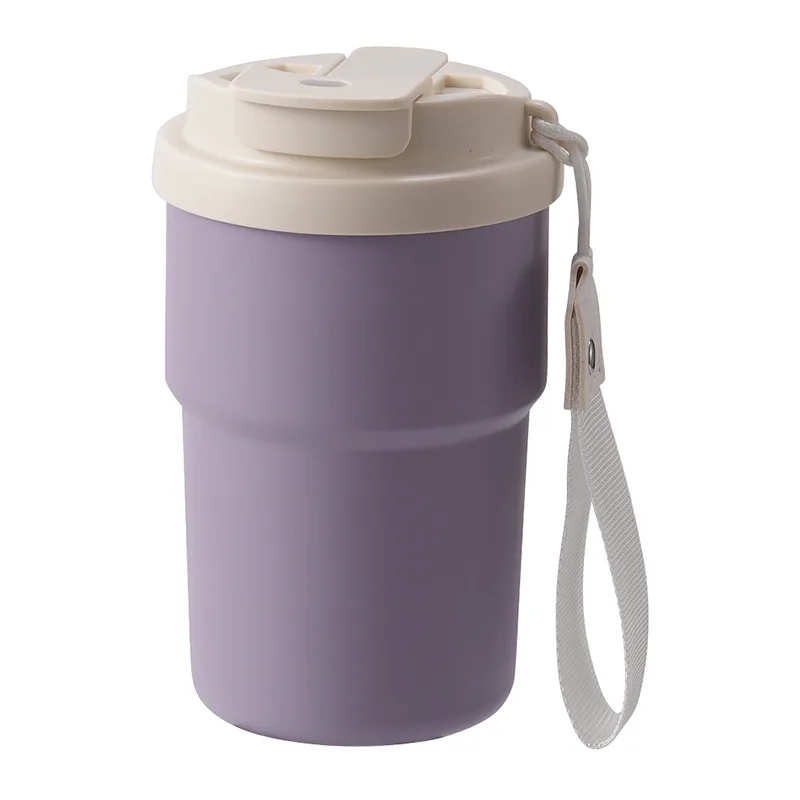 Cești de cafea cu capace